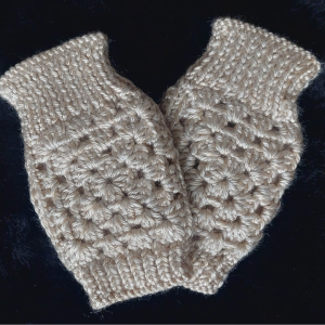 Handmade Cream Mittens